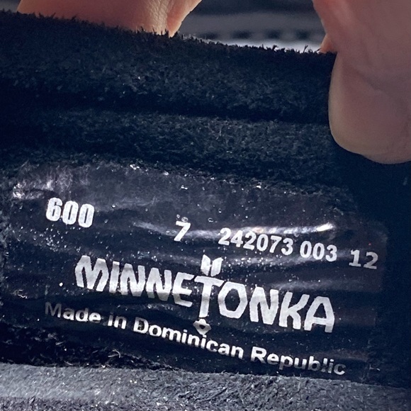 Minnetonka Thunderbird II 600 Women's 7 Suede Moccasin Black Beaded - Picture 11 of 12